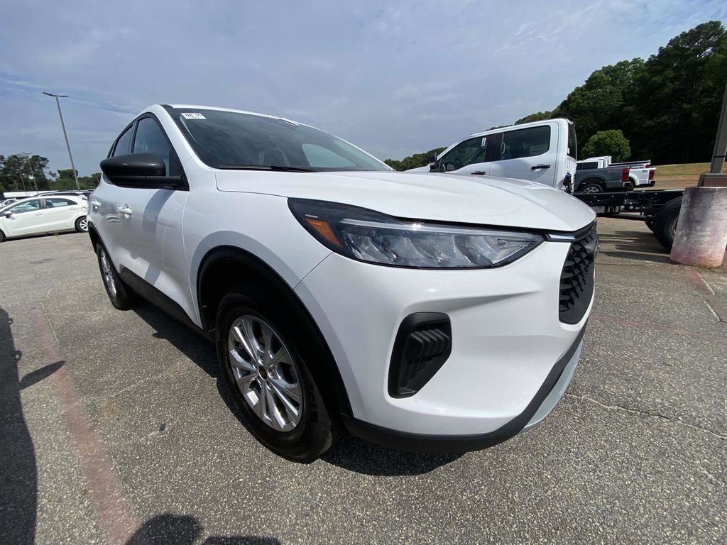 Certified 2025 Ford Escape Active AWD/4WD image 1