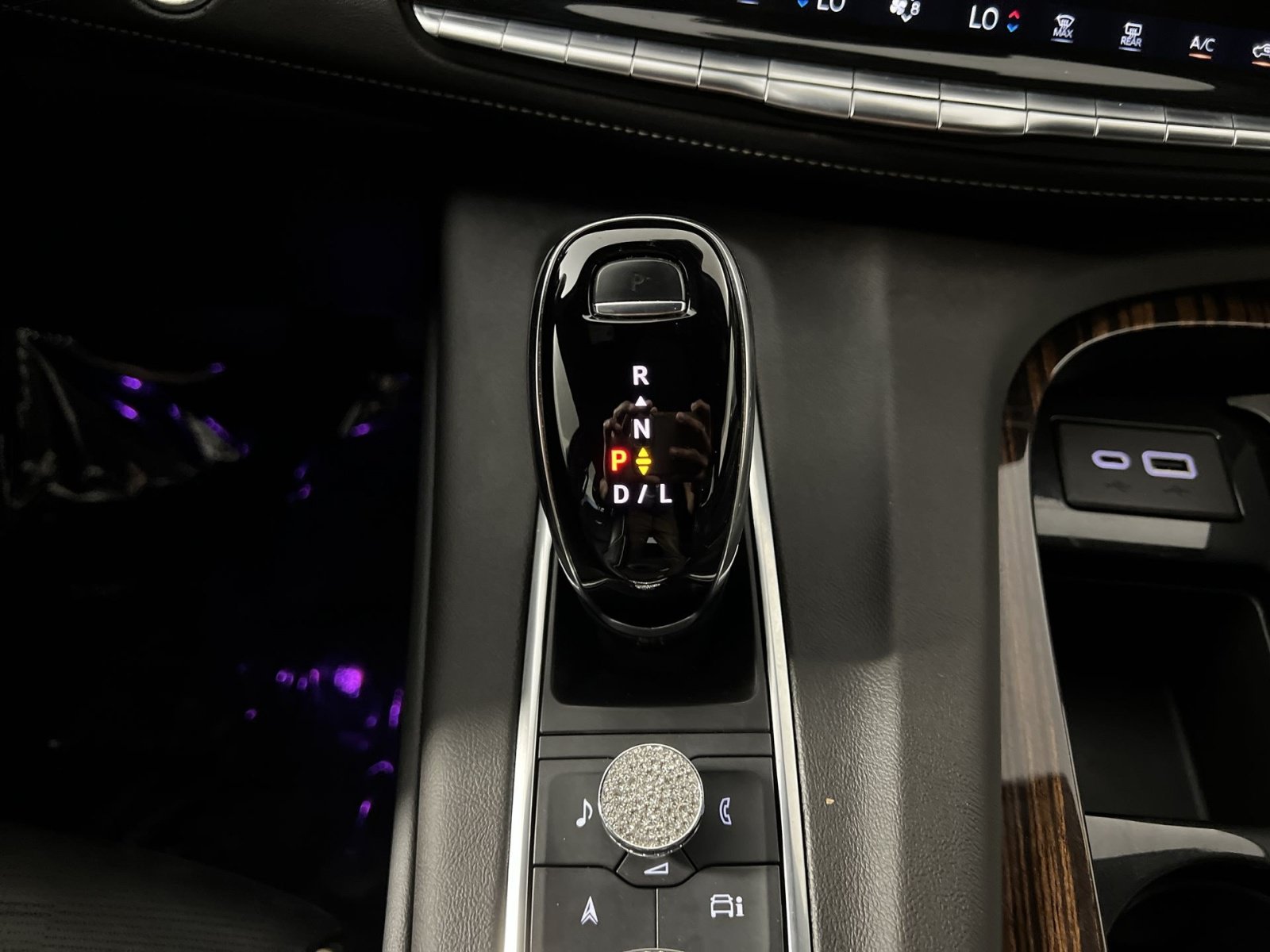 Used 2023 Cadillac Escalade Premium Luxury AWD/4WD image 22