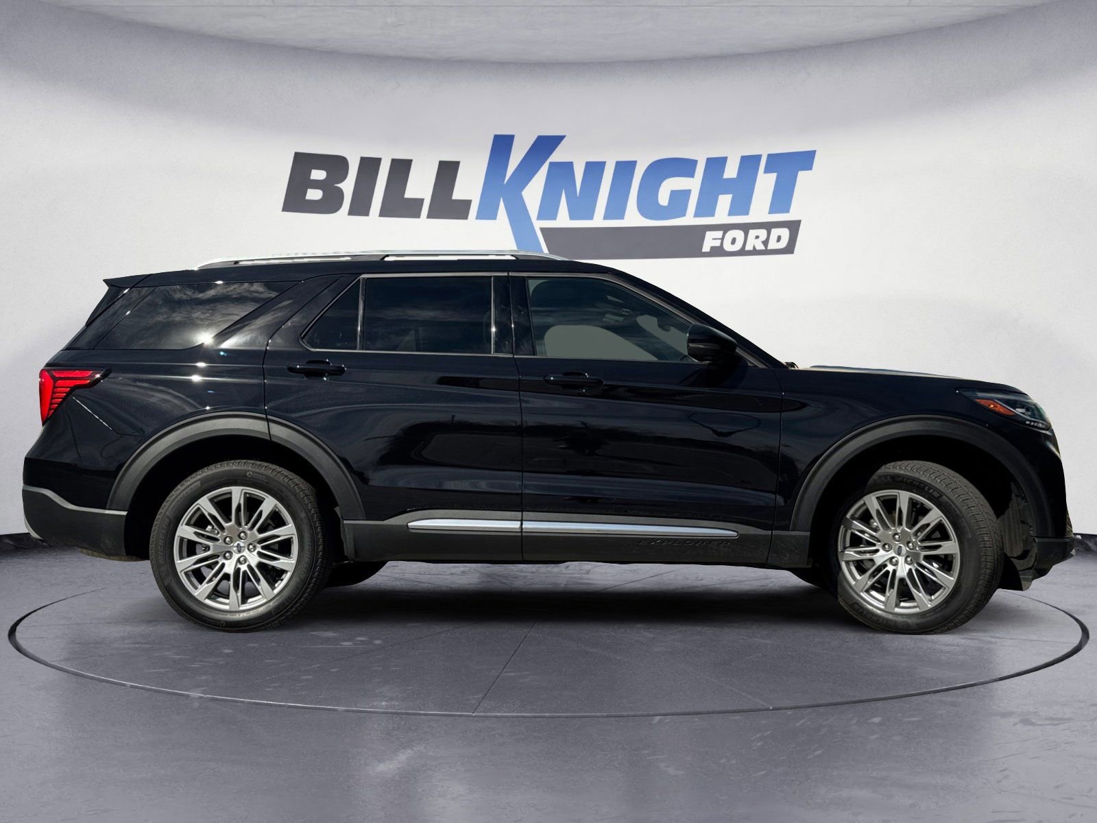 Certified 2025 Ford Explorer Platinum image 6