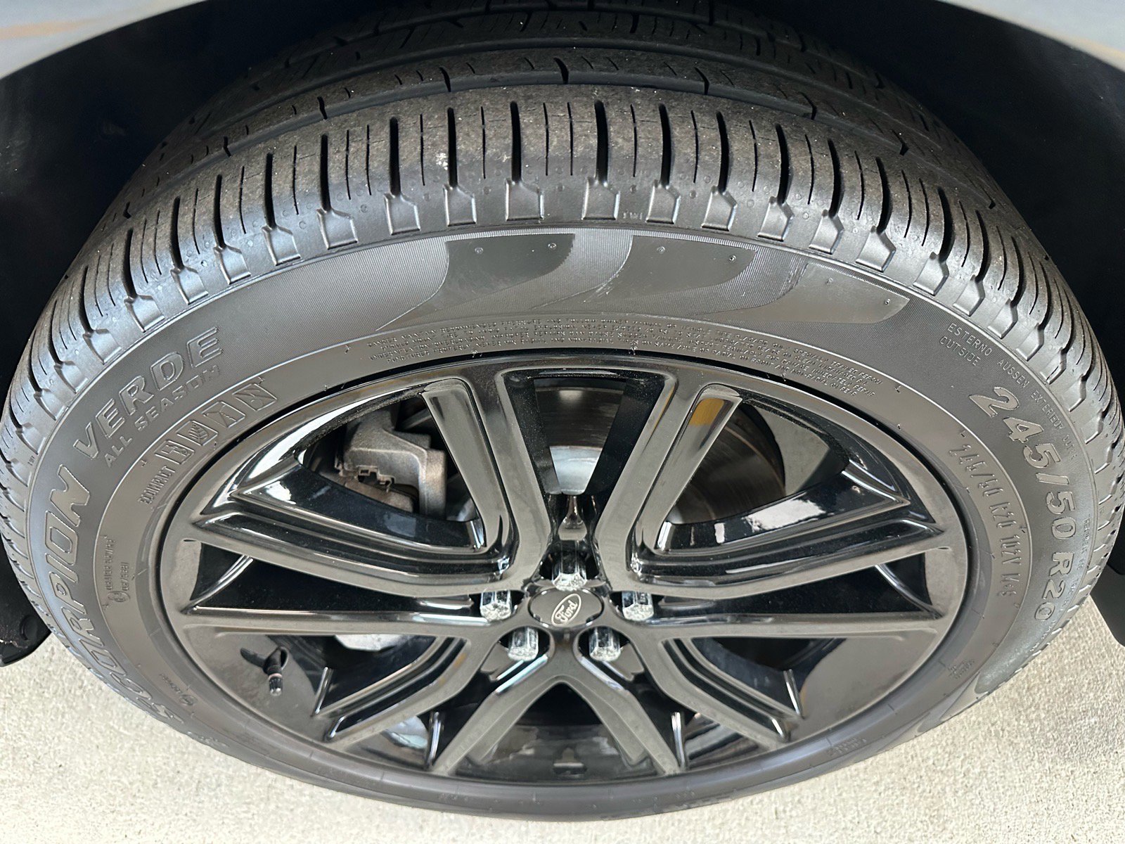 Certified 2024 Ford Edge ST-Line w/ Class II Trailer Tow Package image 9