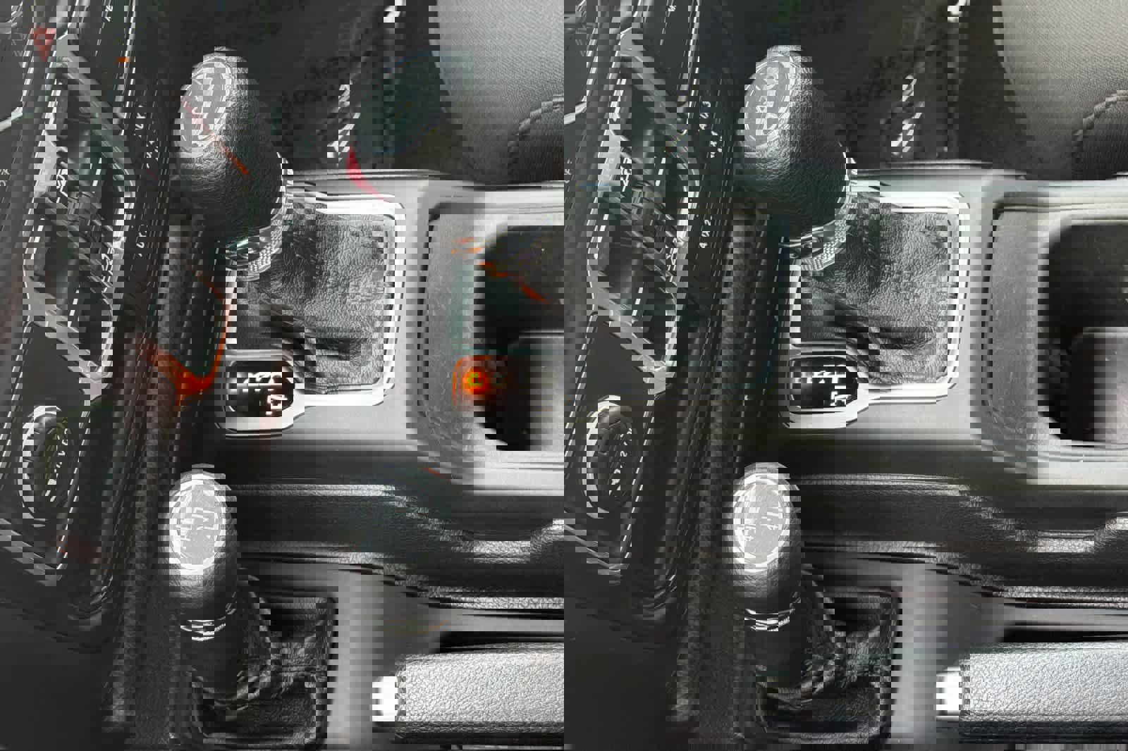 Used 2018 Jeep Wrangler Unlimited Sport S image 22