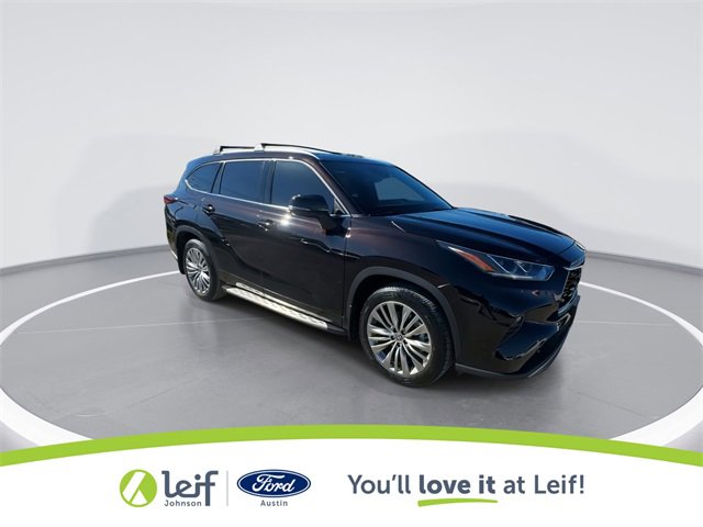 Used 2022 Toyota Highlander Platinum image 2