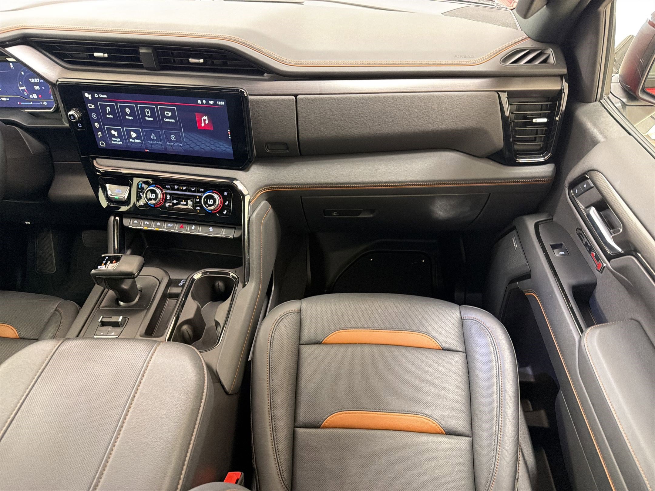 Used 2024 GMC Sierra 1500 AT4 w/ Technology Package AWD/4WD image 27