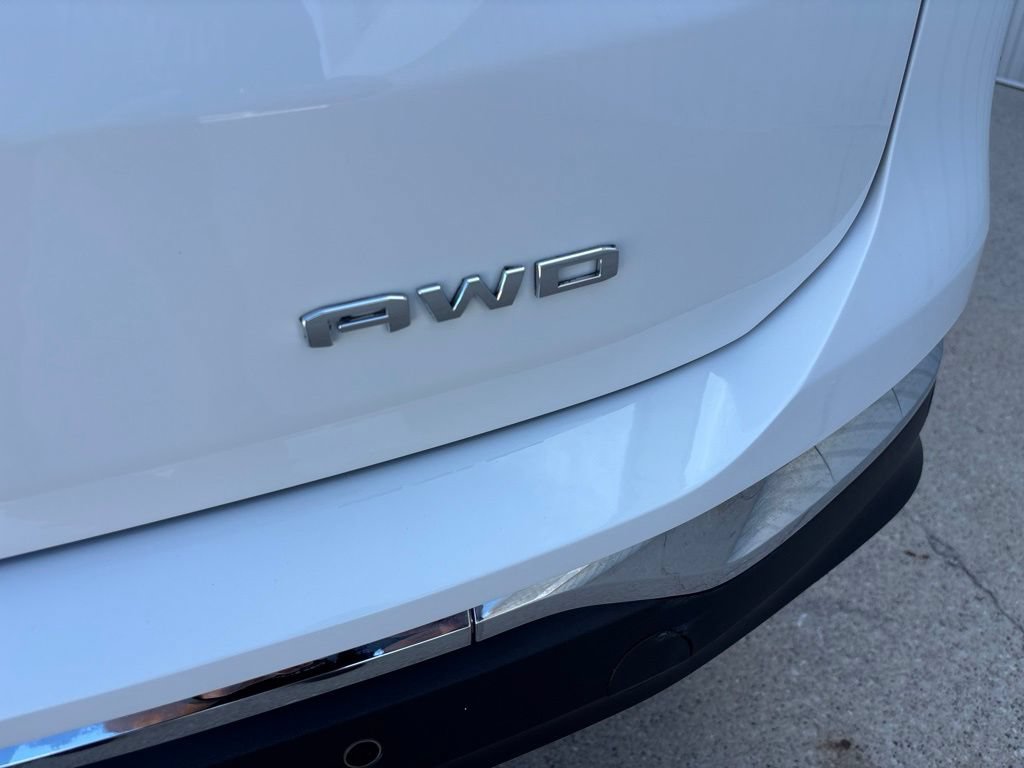 Used 2023 GMC Terrain SLT w/ Tech Package AWD/4WD image 11