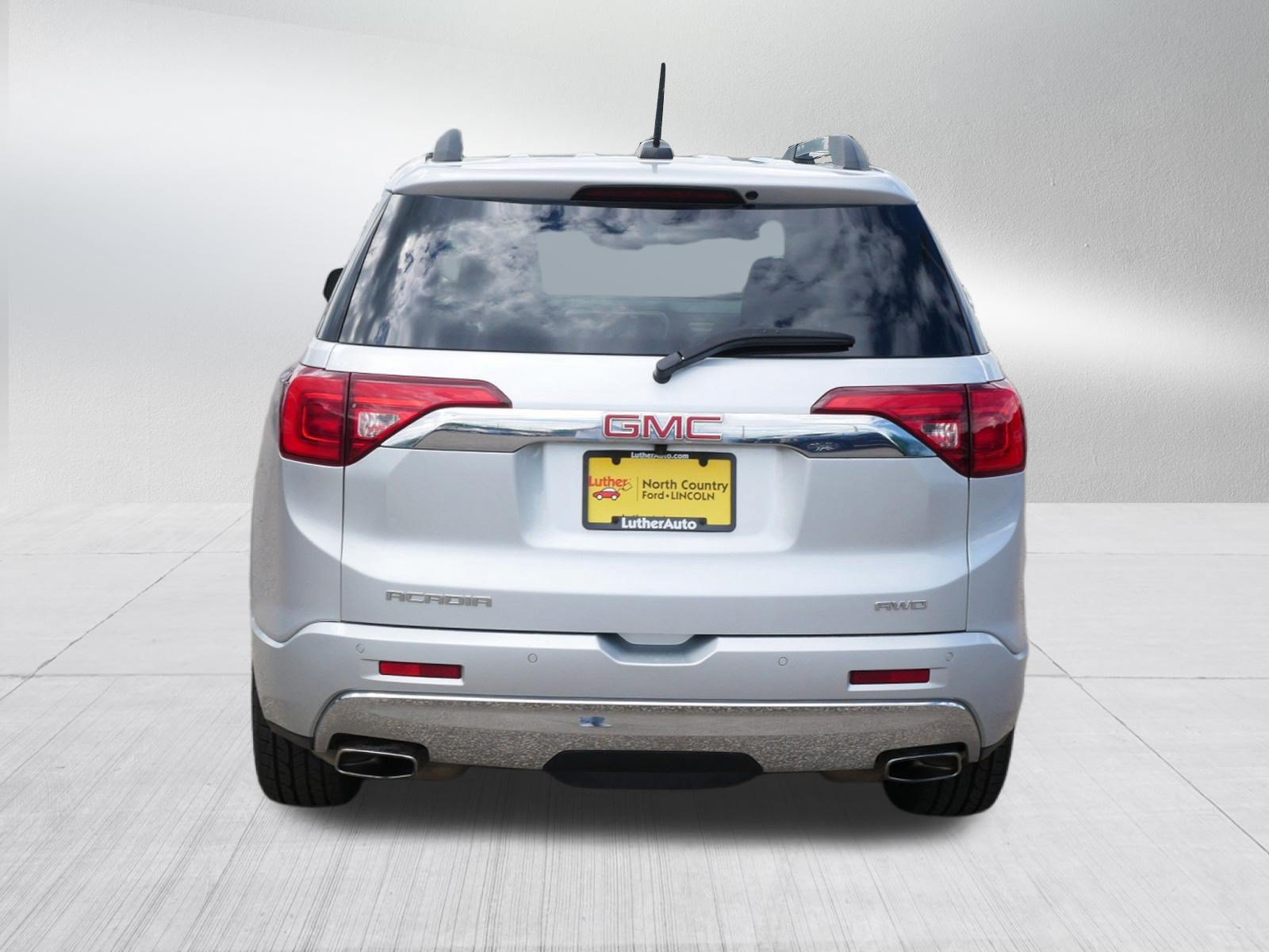 Used 2018 GMC Acadia Denali w/ Technology Package AWD/4WD image 6
