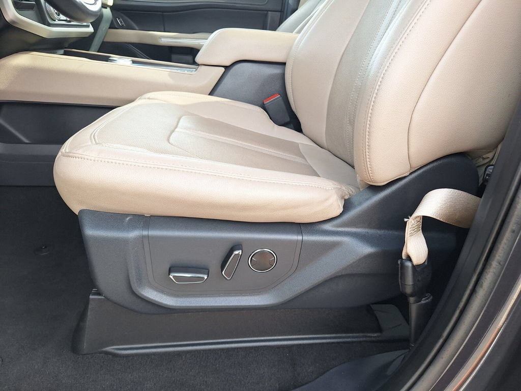 Certified 2024 Ford Expedition Max Limited RWD image 32