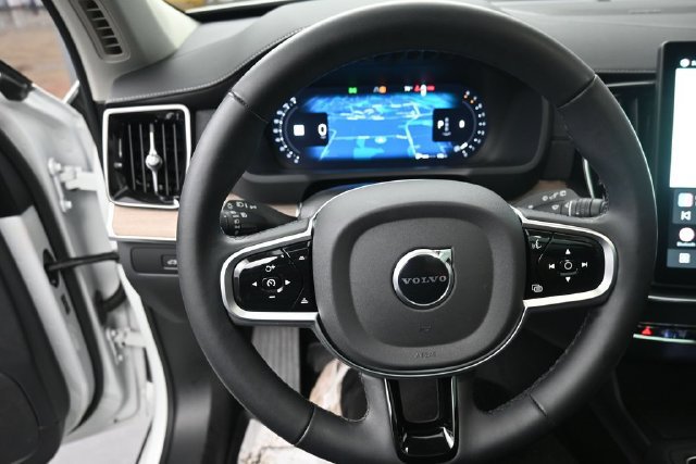 Used 2025 Volvo XC90 B6 Plus w/ Protection Package Premier AWD/4WD image 21
