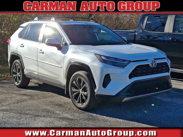Used 2023 Toyota RAV4 SE image 1