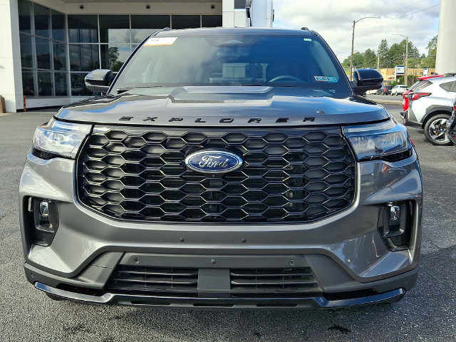 Certified 2025 Ford Explorer ST-Line AWD/4WD image 2