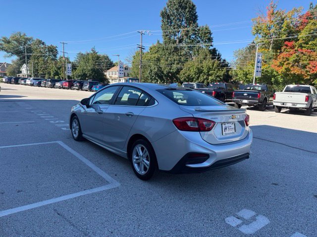 Used 2018 Chevrolet Cruze LT w/ Convenience Package FWD image 9