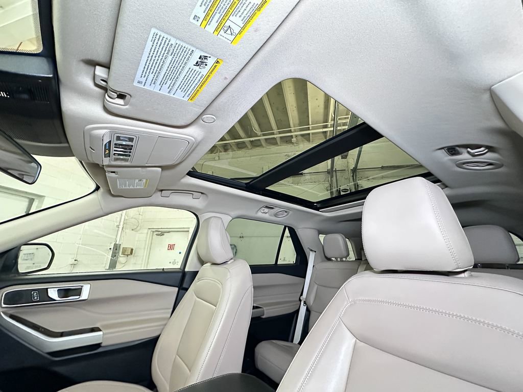 Certified 2022 Ford Explorer XLT w/ Equipment Group 202A image 29