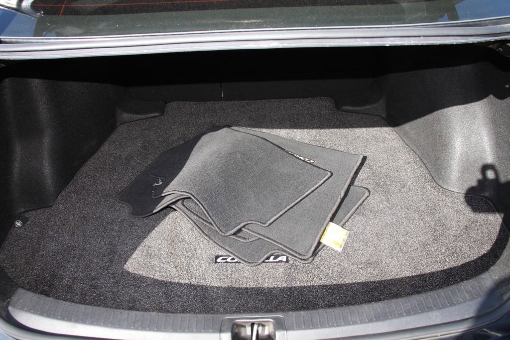 Used 2020 Toyota Corolla SE w/ Carpet Mat Package (TMS) FWD image 24