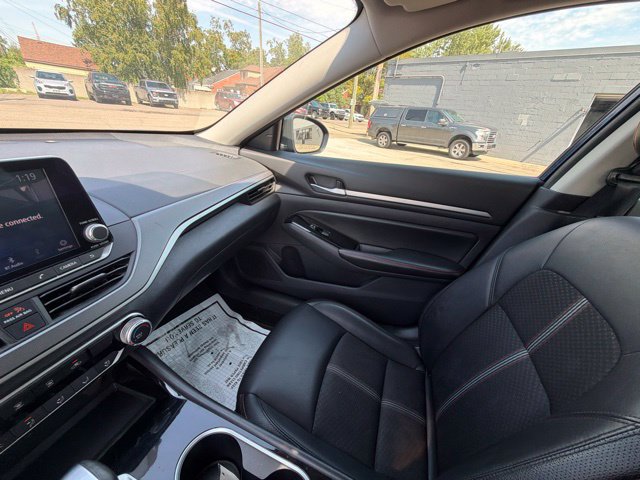Used 2024 Nissan Altima 2.5 SR FWD image 20