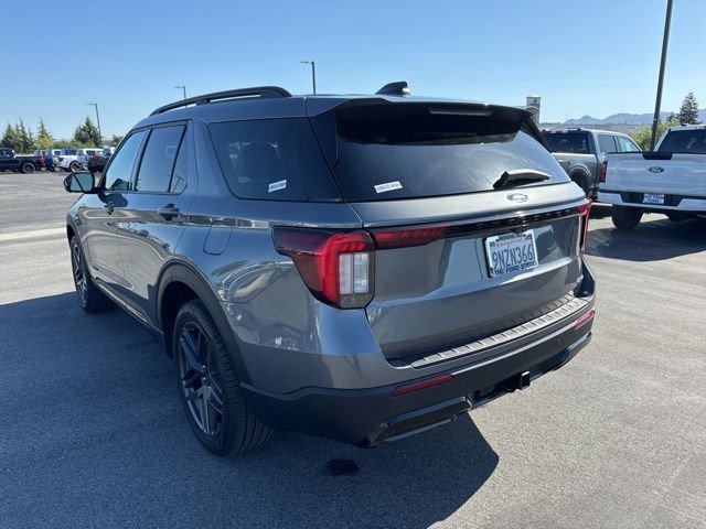 Certified 2025 Ford Explorer ST-Line w/ ST-Line Street Pack image 5