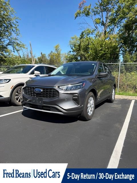 Certified 2023 Ford Escape Active w/ Tech Pack #1 AWD/4WD image 1