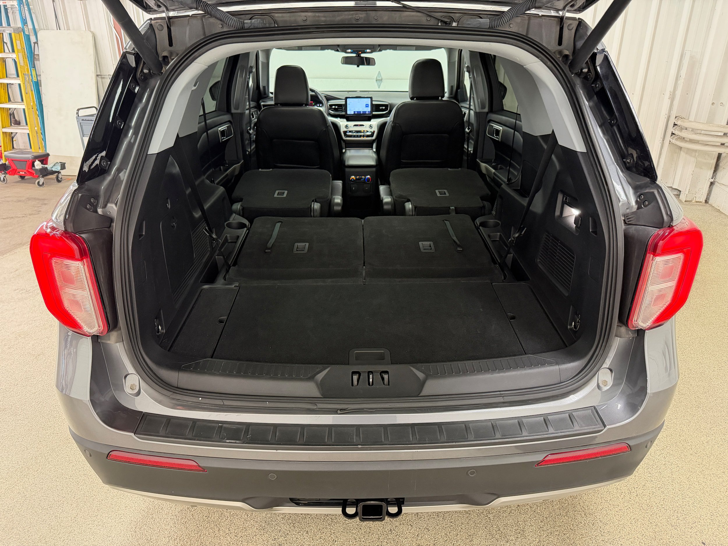 Certified 2021 Ford Explorer XLT w/ Equipment Group 202A AWD/4WD image 36