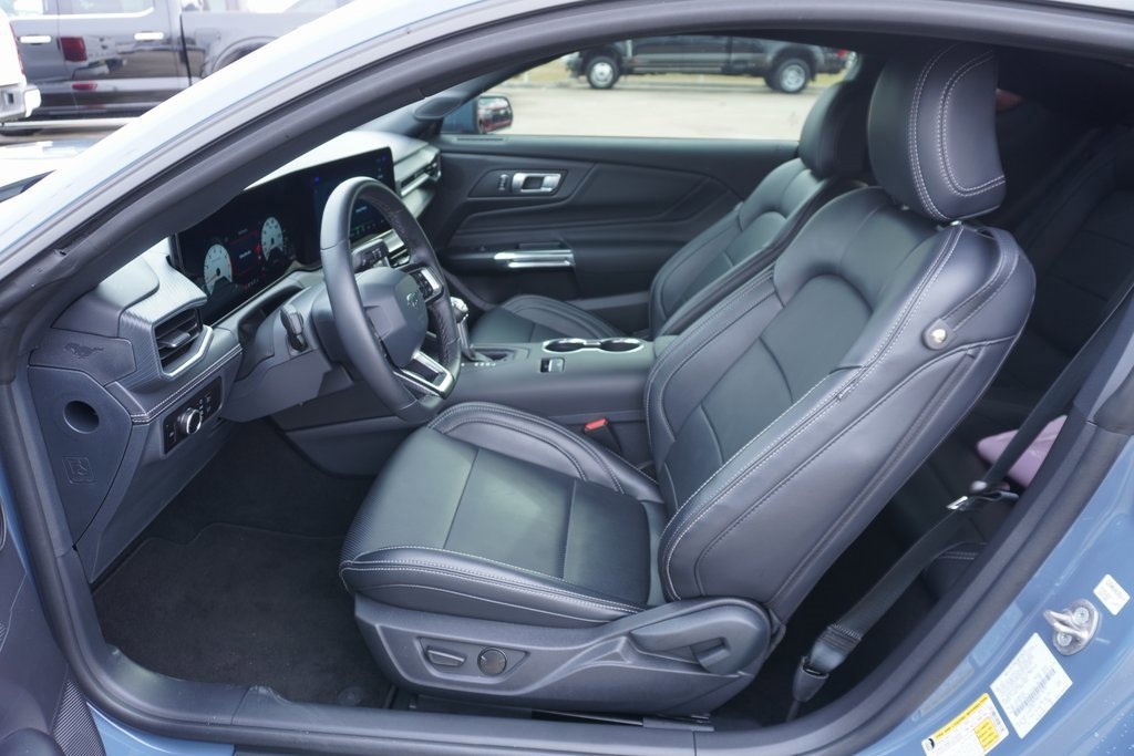 Certified 2025 Ford Mustang Premium image 7