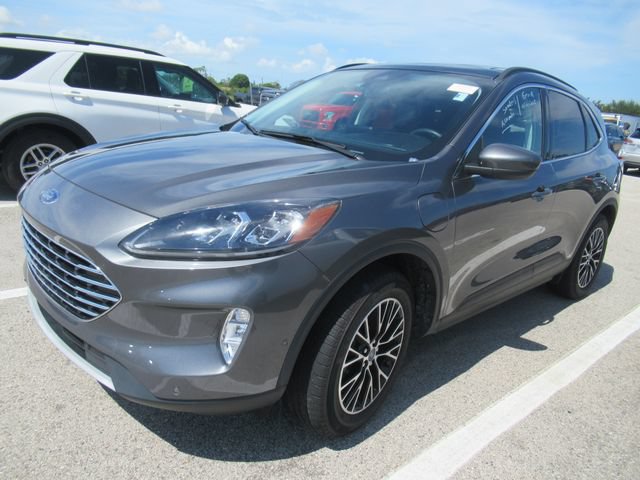 Certified 2022 Ford Escape Titanium w/ Titanium Premium Package FWD image 3