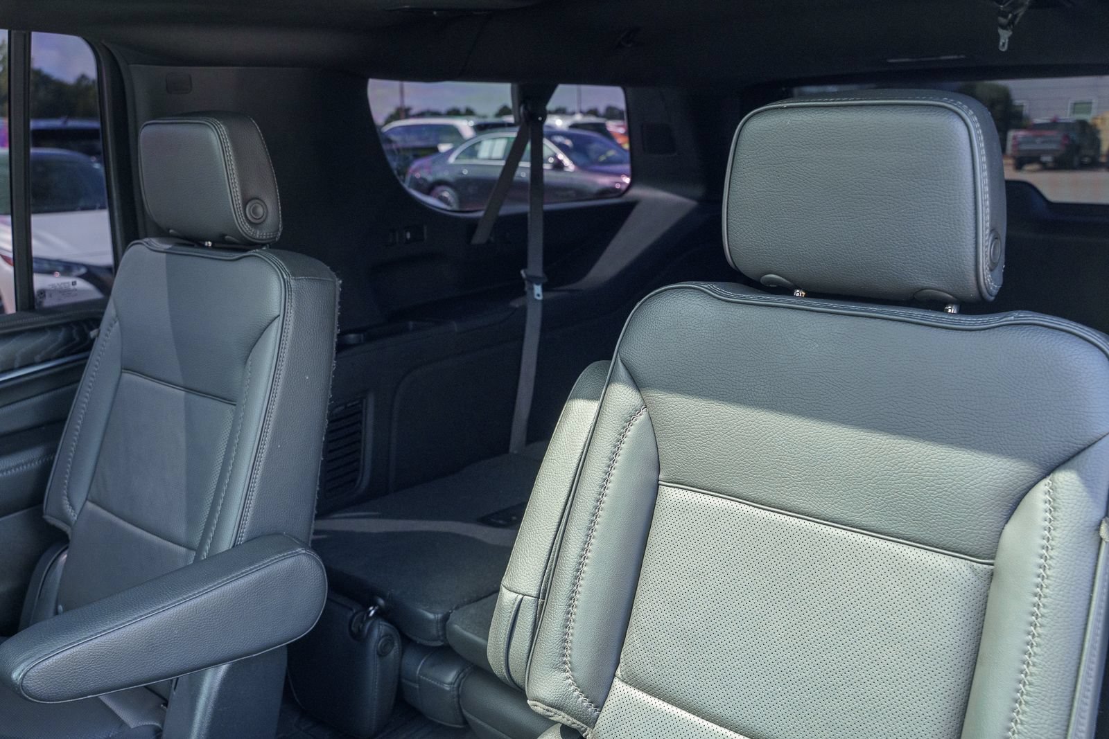 Used 2023 GMC Yukon XL Denali RWD image 31