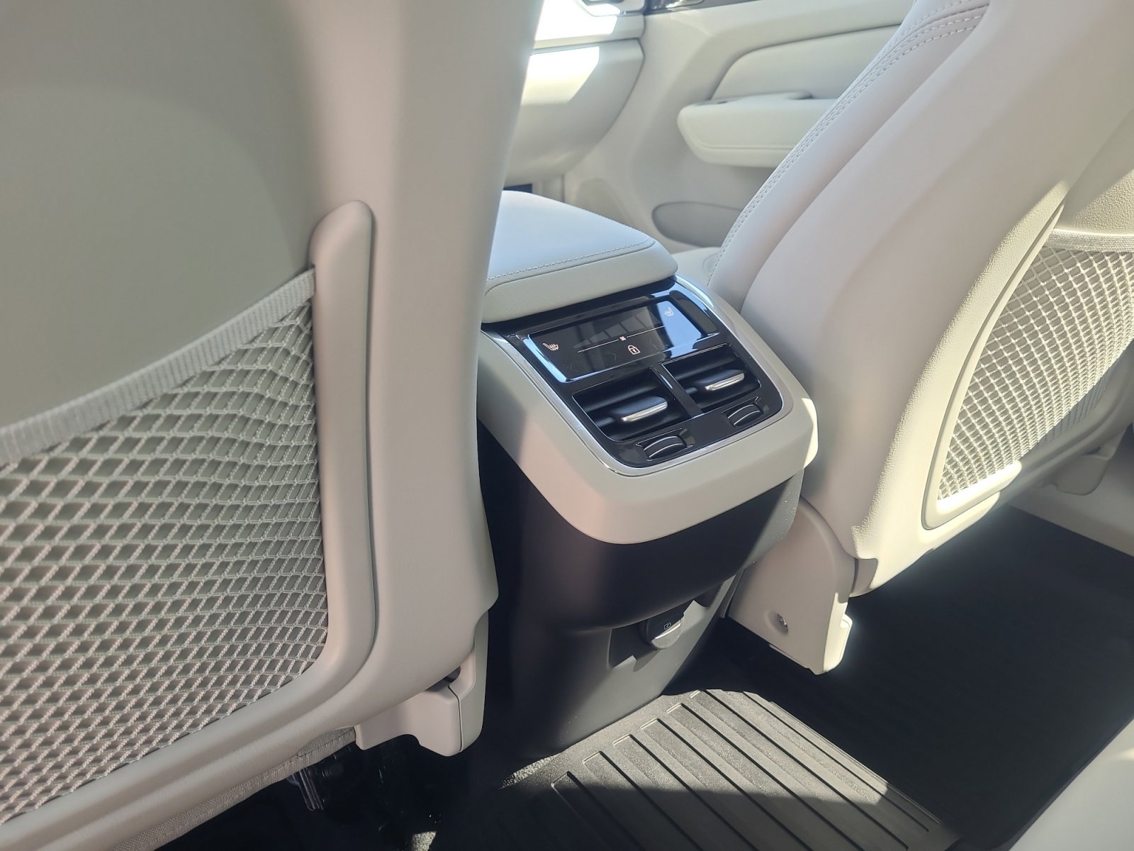 Used 2021 Volvo XC60 T5 Inscription w/ Advanced Package image 32