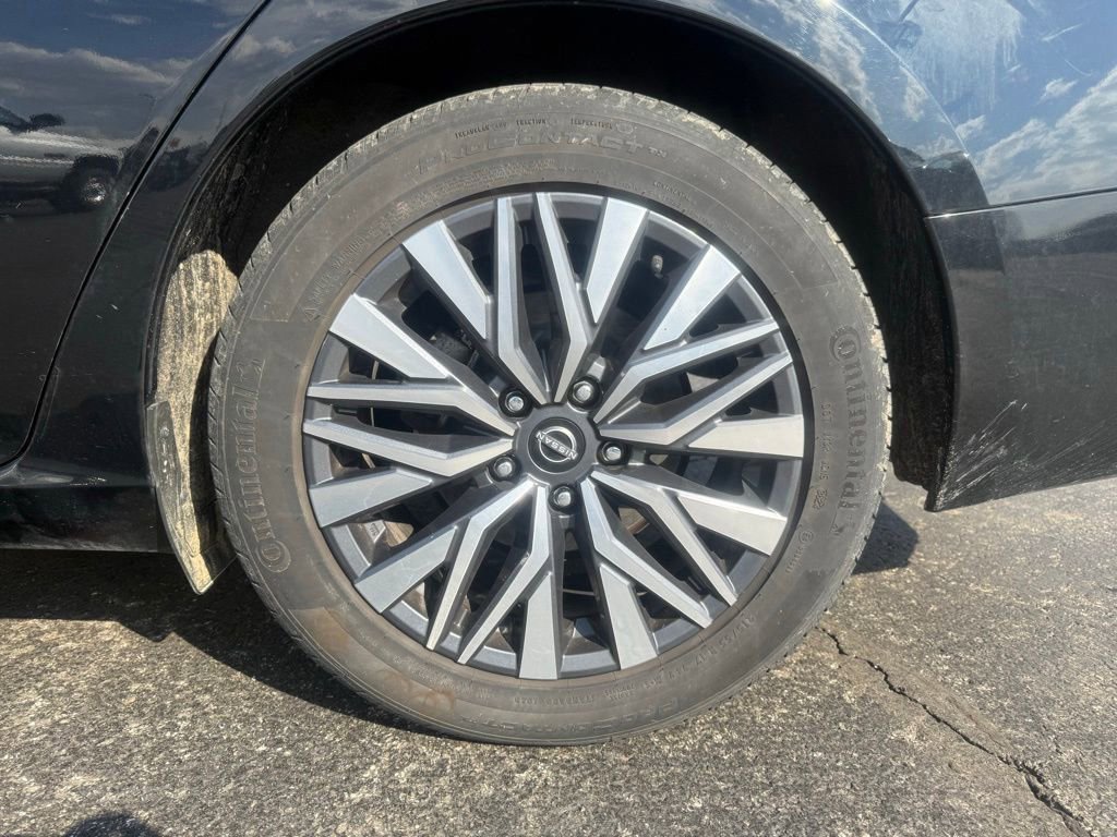 Used 2024 Nissan Altima 2.5 SV FWD image 27