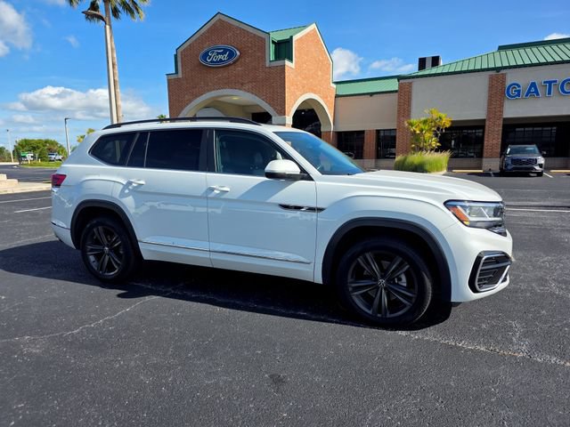 Used 2021 Volkswagen Atlas SE w/ Panoramic Sunroof Package FWD image 2