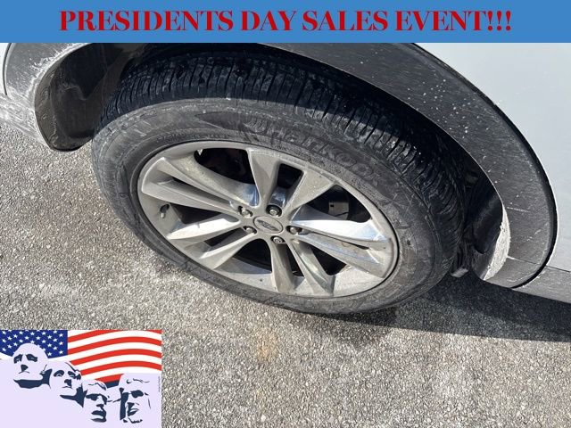 Certified 2018 Ford Explorer XLT w/ Equipment Group 202A image 3