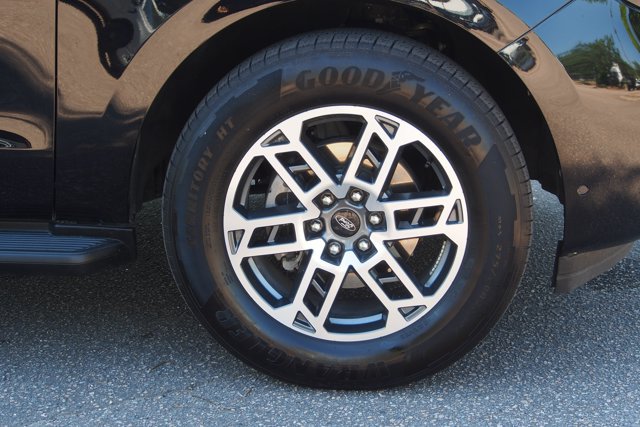 Certified 2025 Ford Expedition Max Active RWD image 9