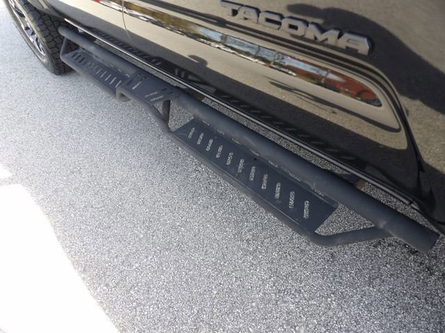 Used 2023 Toyota Tacoma TRD Off-Road w/ Technology Package image 17