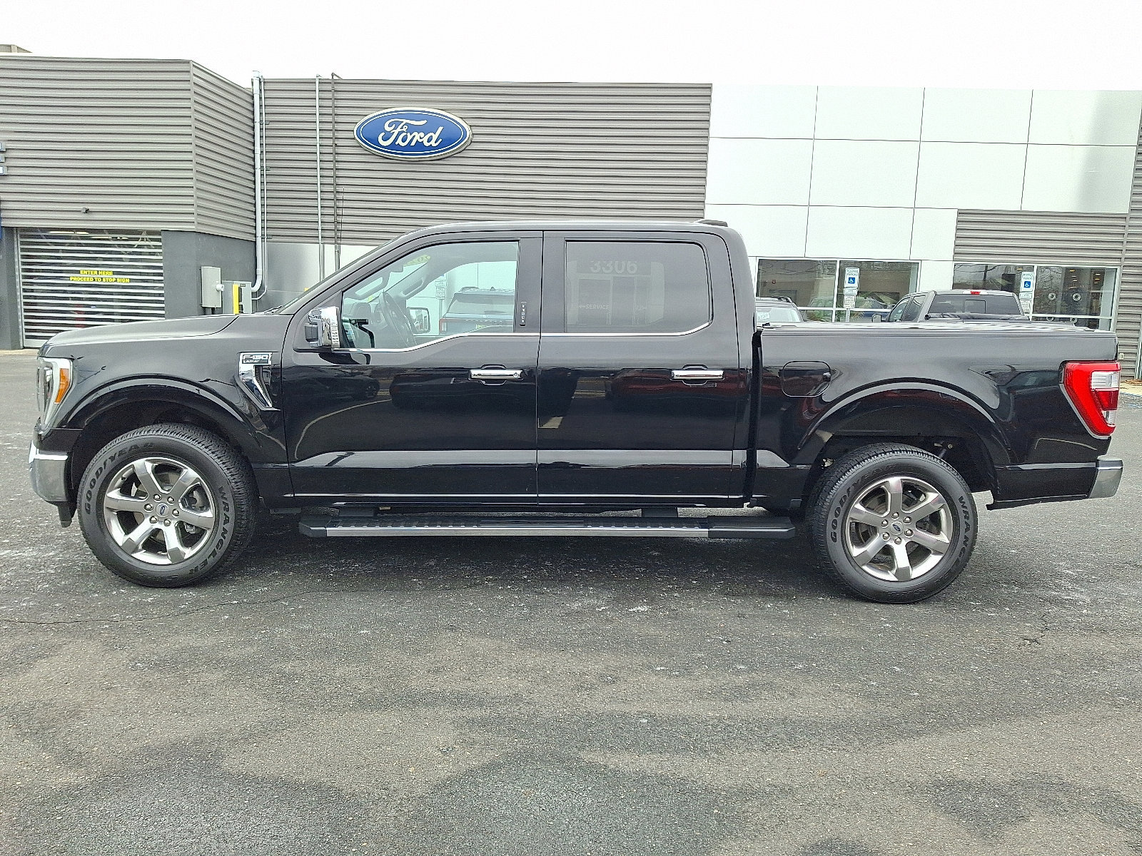 Certified 2021 Ford F150 Lariat w/ Equipment Group 502A High image 9