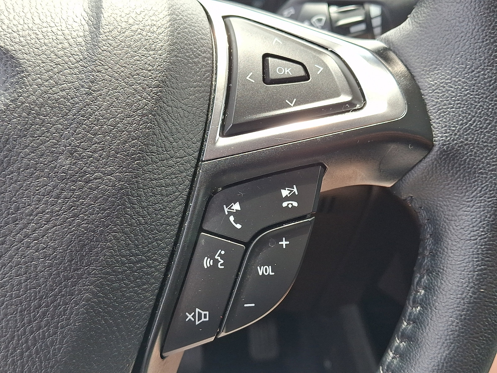 Certified 2024 Ford Edge SEL w/ Convenience Package AWD/4WD image 22
