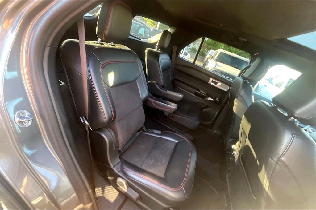 Certified 2024 Ford Explorer ST-Line w/ Class IV Trailer Tow Package AWD/4WD image 26