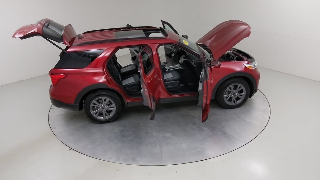Certified 2023 Ford Explorer XLT w/ Equipment Group 202A AWD/4WD image 50