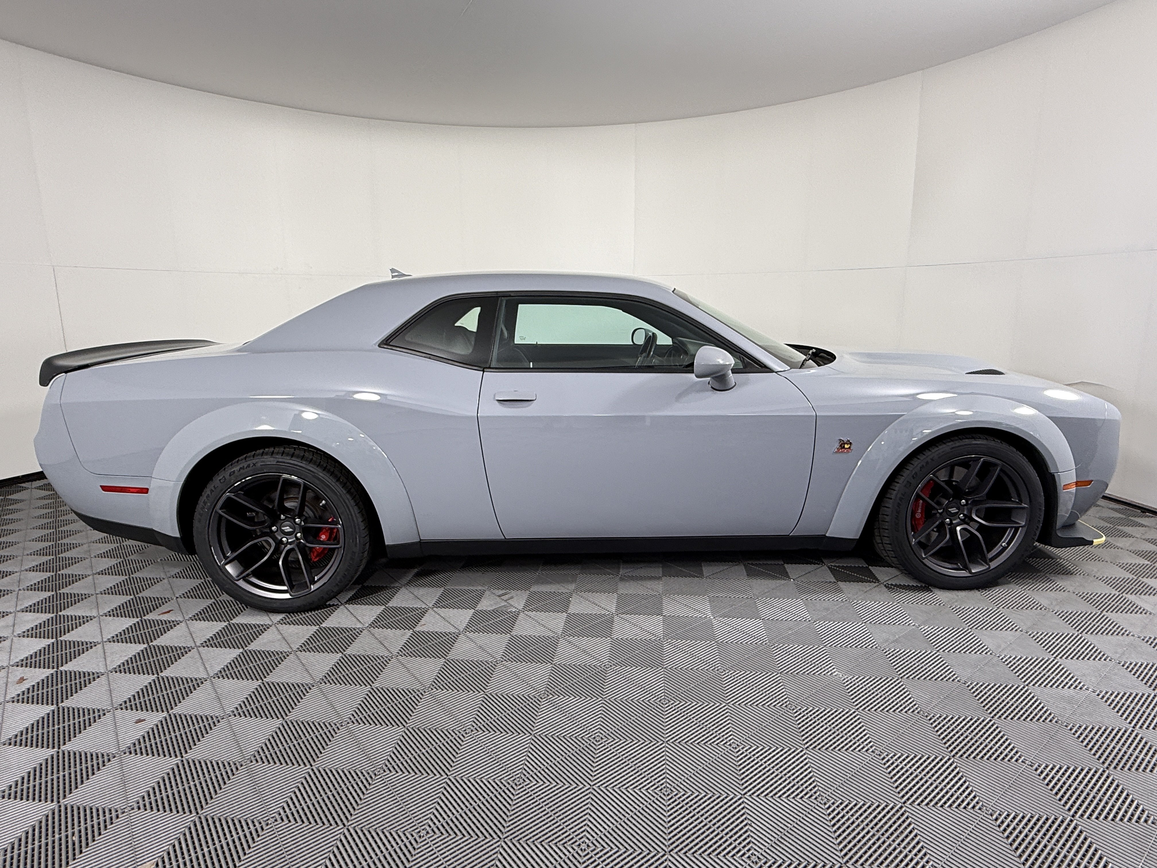 Used 2020 Dodge Challenger R/T Scat Pack RWD image 2