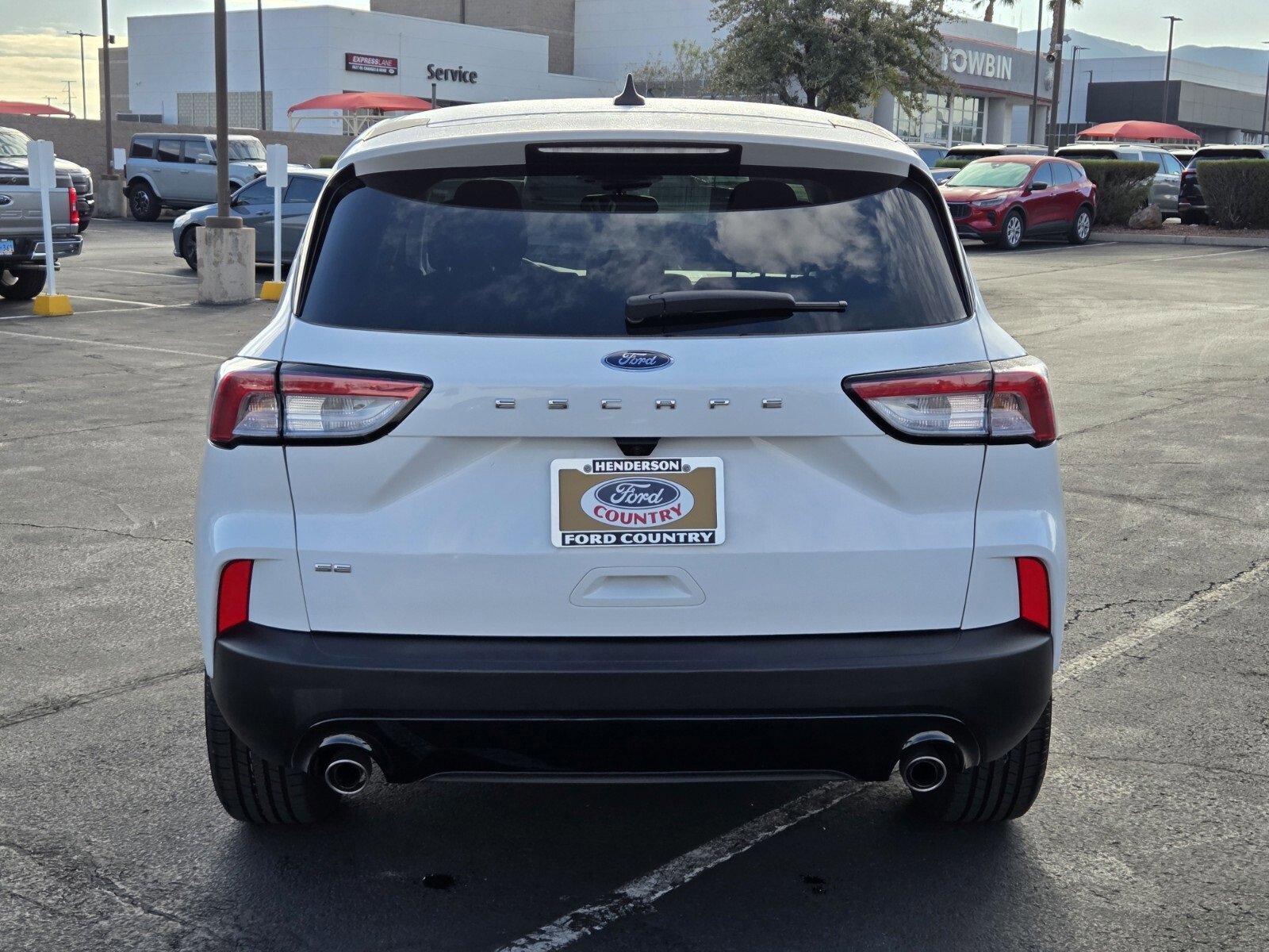 Certified 2022 Ford Escape SE w/ SE Sport Appearance Package image 4