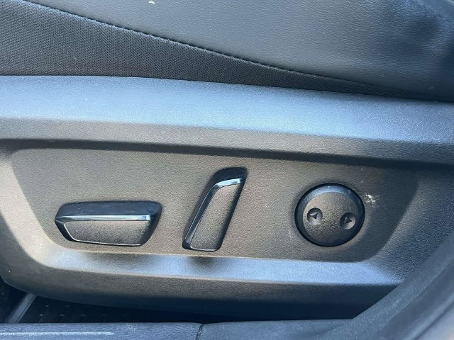 Used 2024 Nissan Rogue SV w/ SV Premium Package FWD image 16