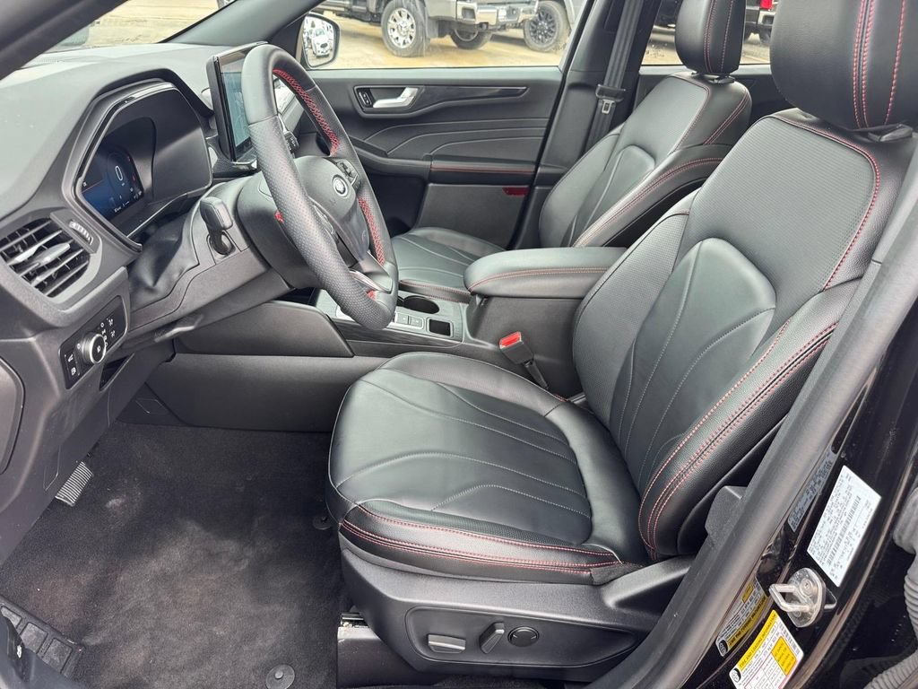Certified 2025 Ford Escape ST-Line Elite w/ Premium Technology Package AWD/4WD image 10