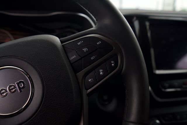Used 2022 Jeep Cherokee Limited AWD/4WD image 19