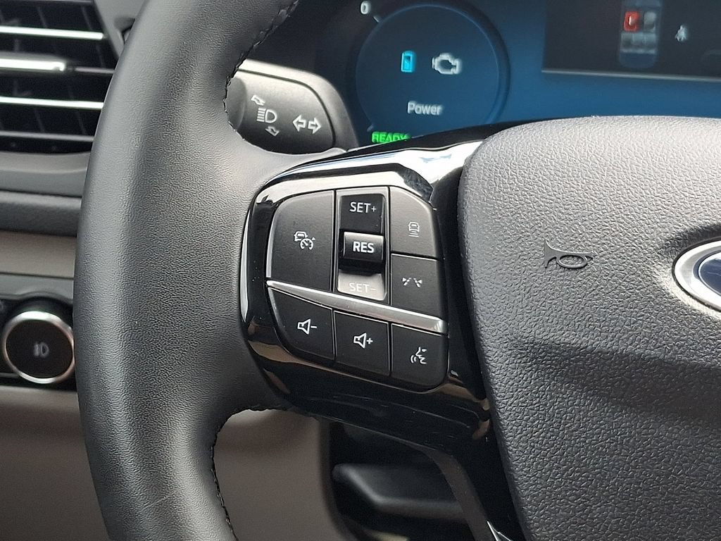 Certified 2024 Ford Escape Platinum w/ Premium Technology Package AWD/4WD image 20