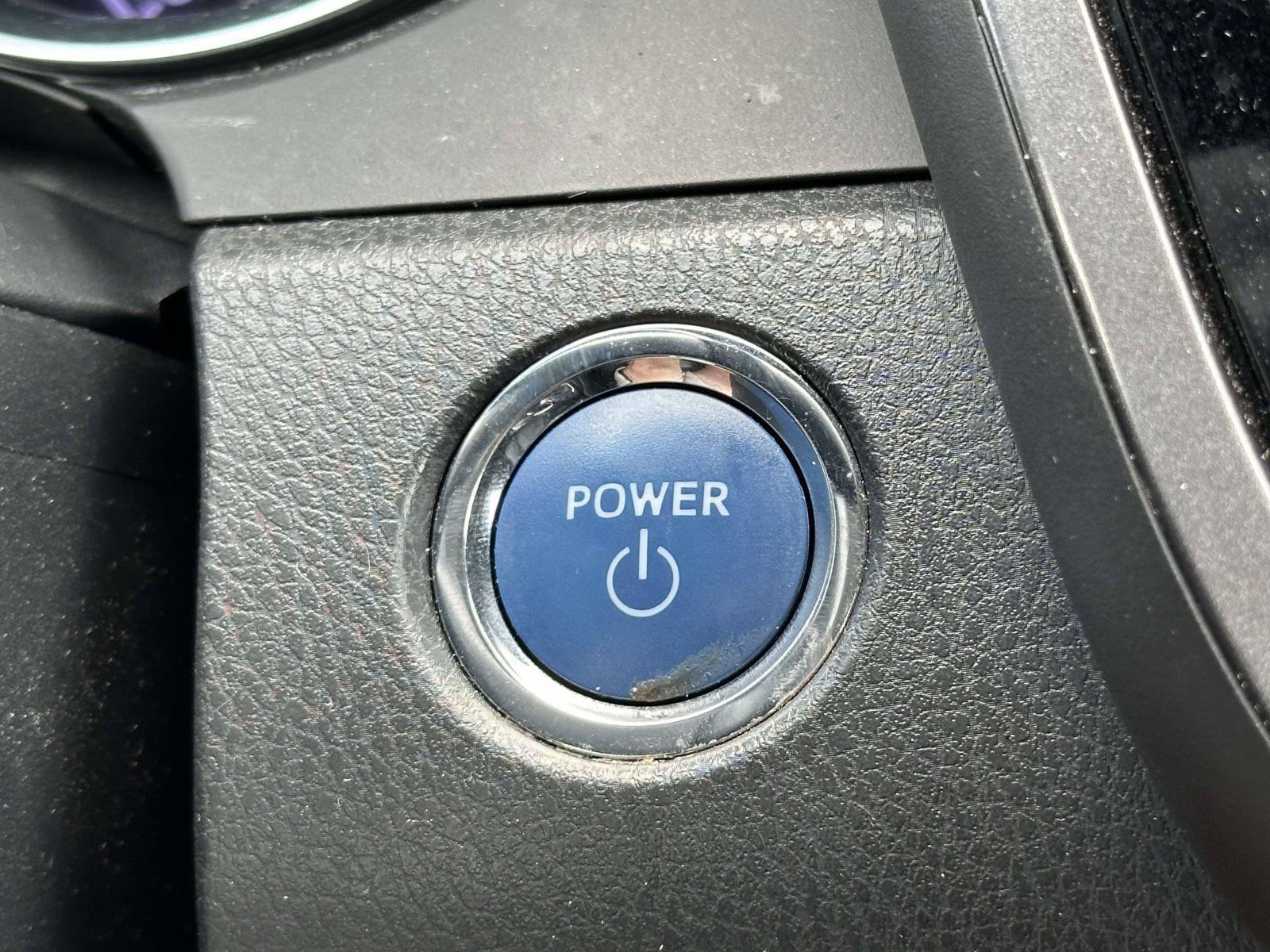 Used 2018 Toyota Camry XLE FWD image 21