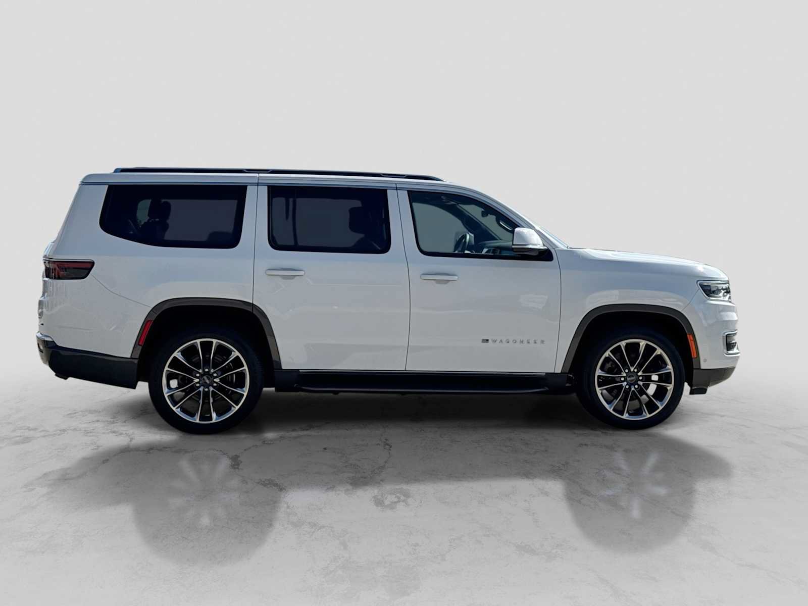 Used 2022 Jeep Wagoneer Series II w/ Premium Group I AWD/4WD image 7