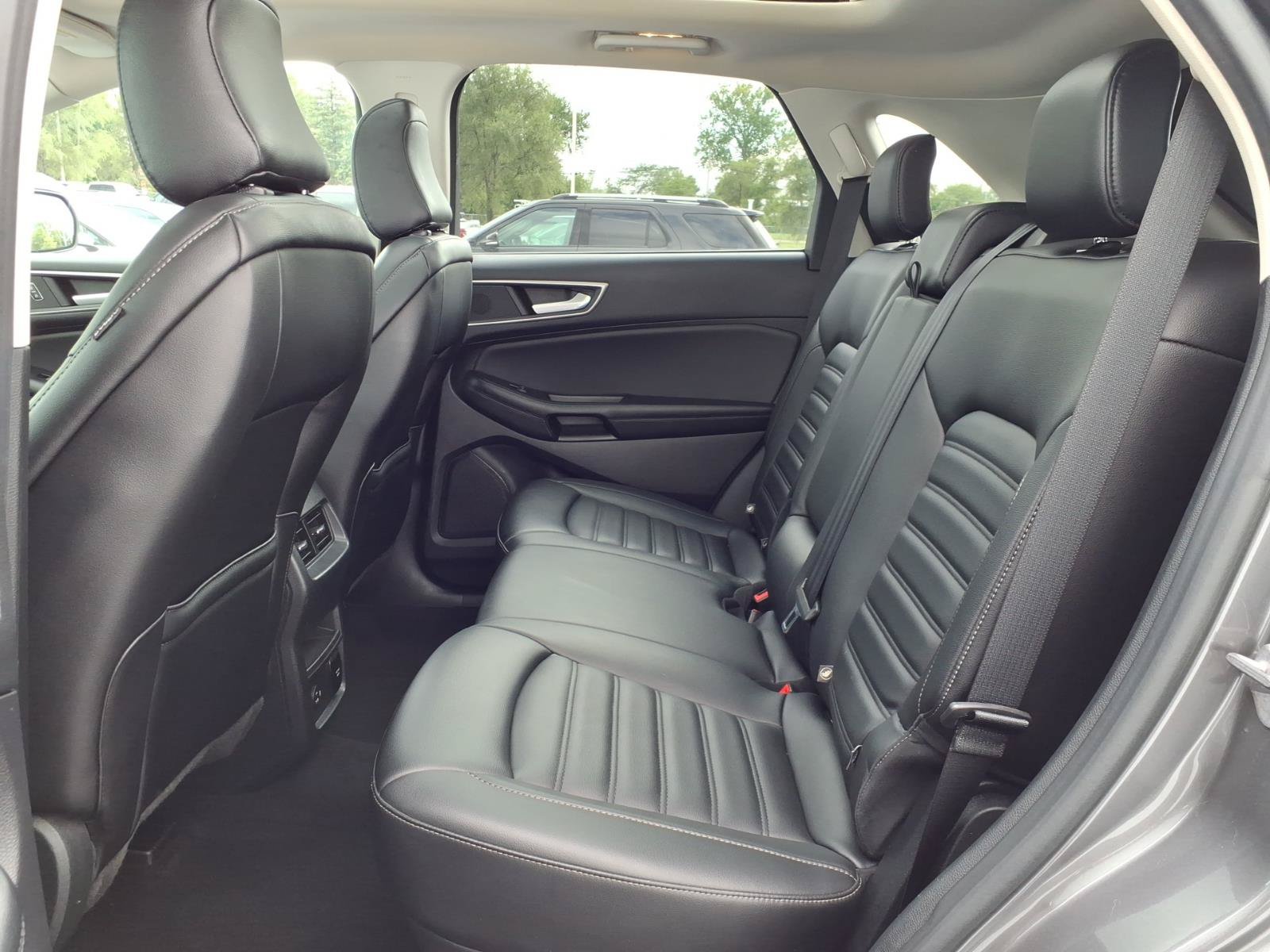 Certified 2022 Ford Edge SEL w/ Convenience Package AWD/4WD image 9