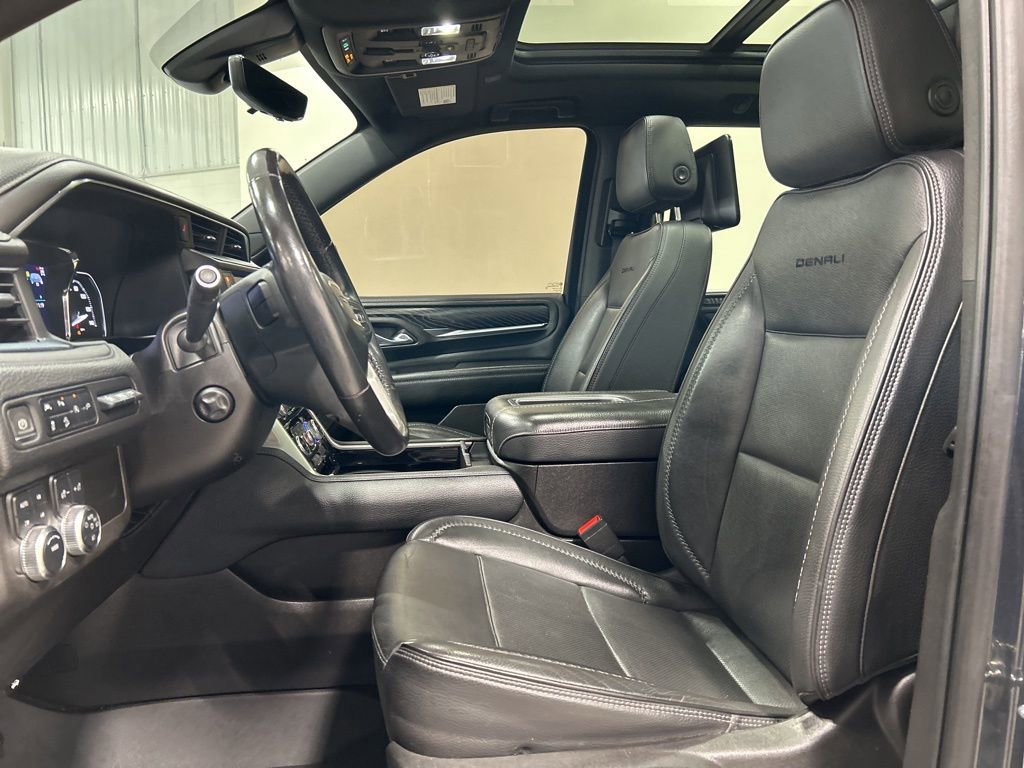 Used 2021 GMC Yukon Denali w/ Denali Premium Package image 10