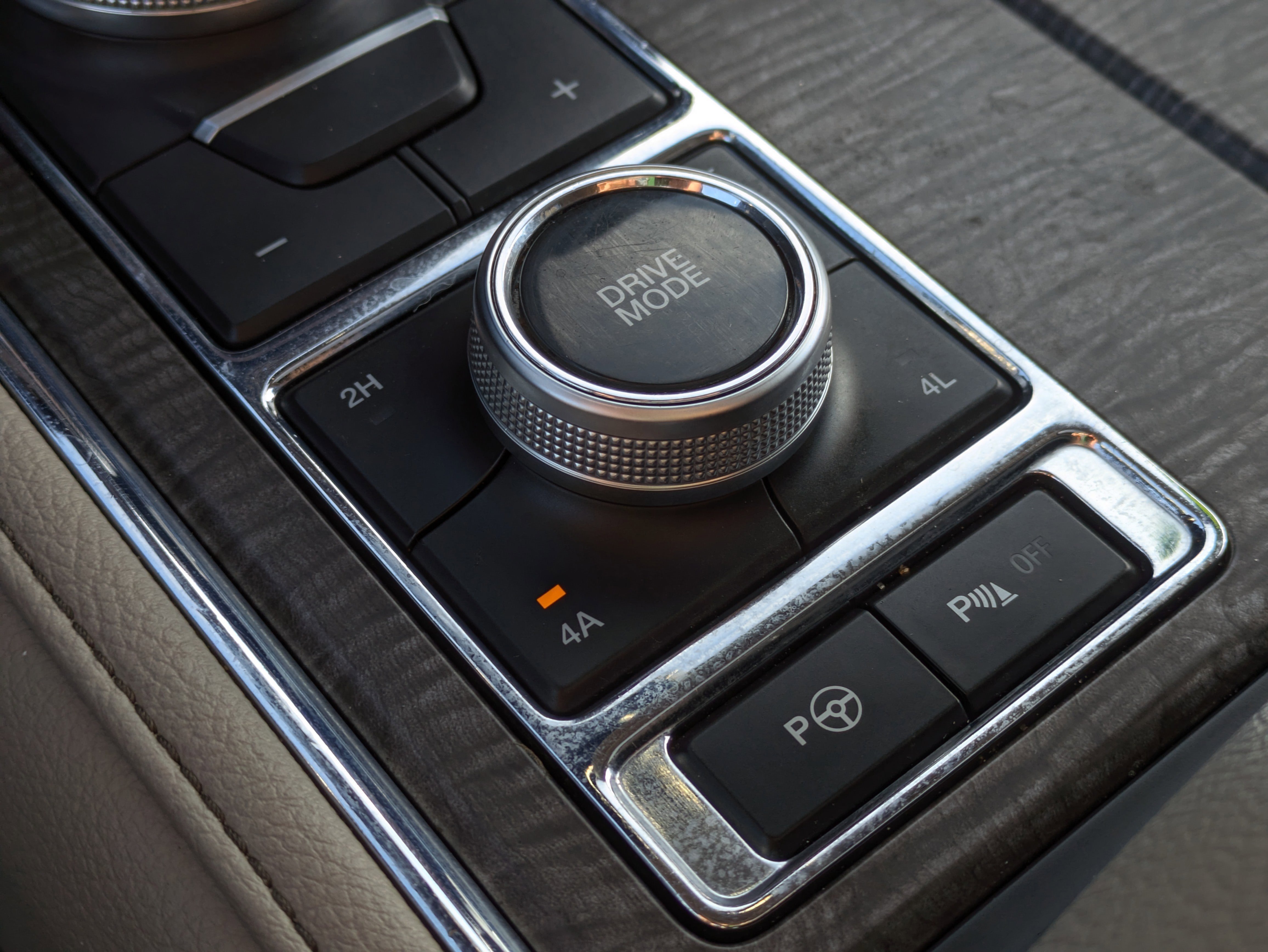 Certified 2020 Ford Expedition Max Limited w/ Equipment Group 302A image 34