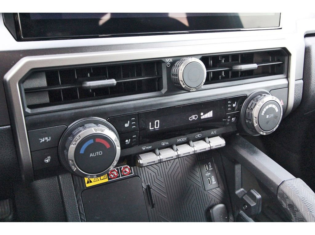 Used 2025 Toyota 4Runner TRD Off-Road Premium AWD/4WD image 27