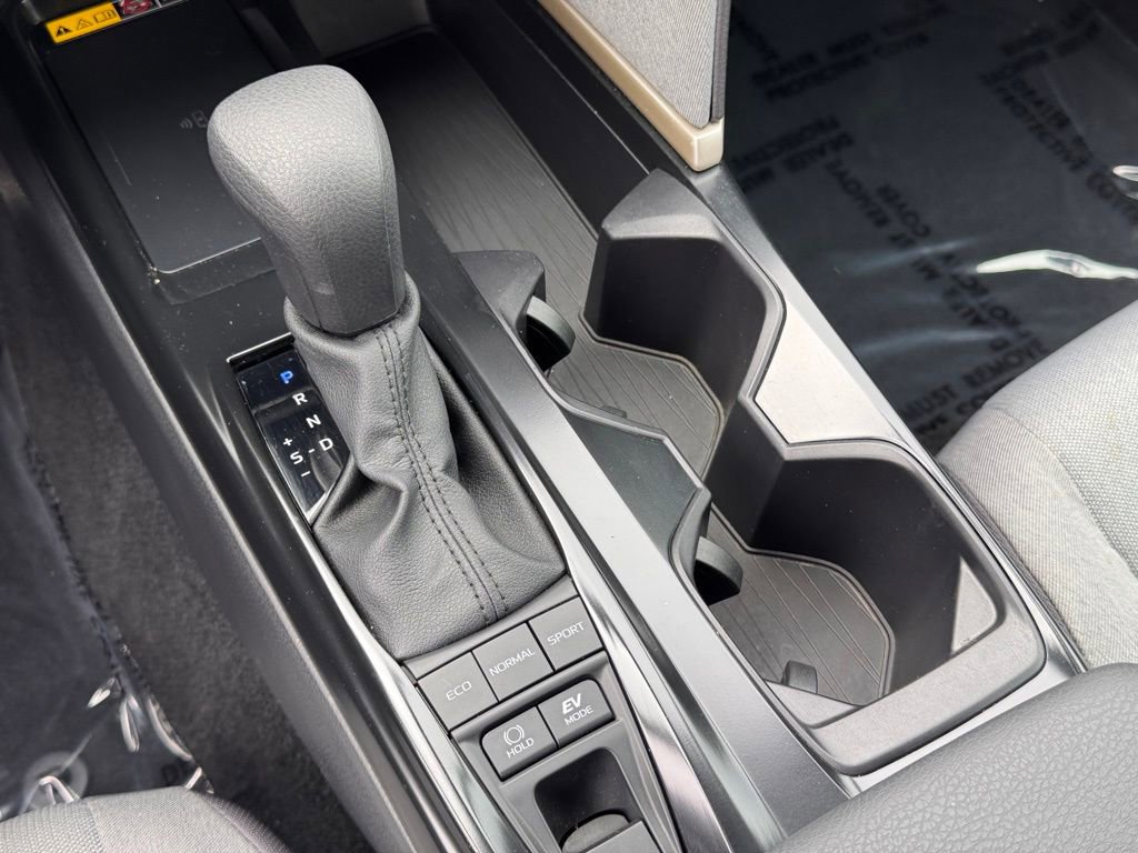 Used 2025 Toyota Camry LE FWD image 24