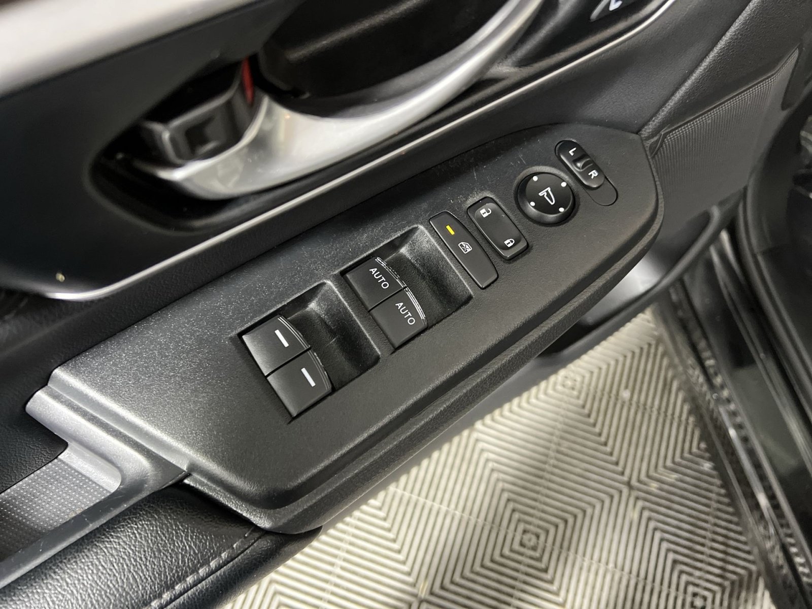 Used 2022 Honda CR-V EX-L image 15
