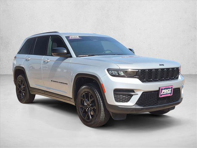 Used 2025 Jeep Grand Cherokee 4WD image 3