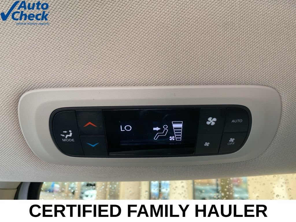 Used 2024 Chrysler Pacifica Touring-L FWD image 19