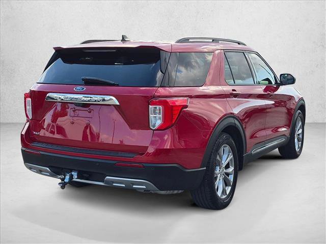 Certified 2021 Ford Explorer XLT w/ Equipment Group 202A RWD image 5